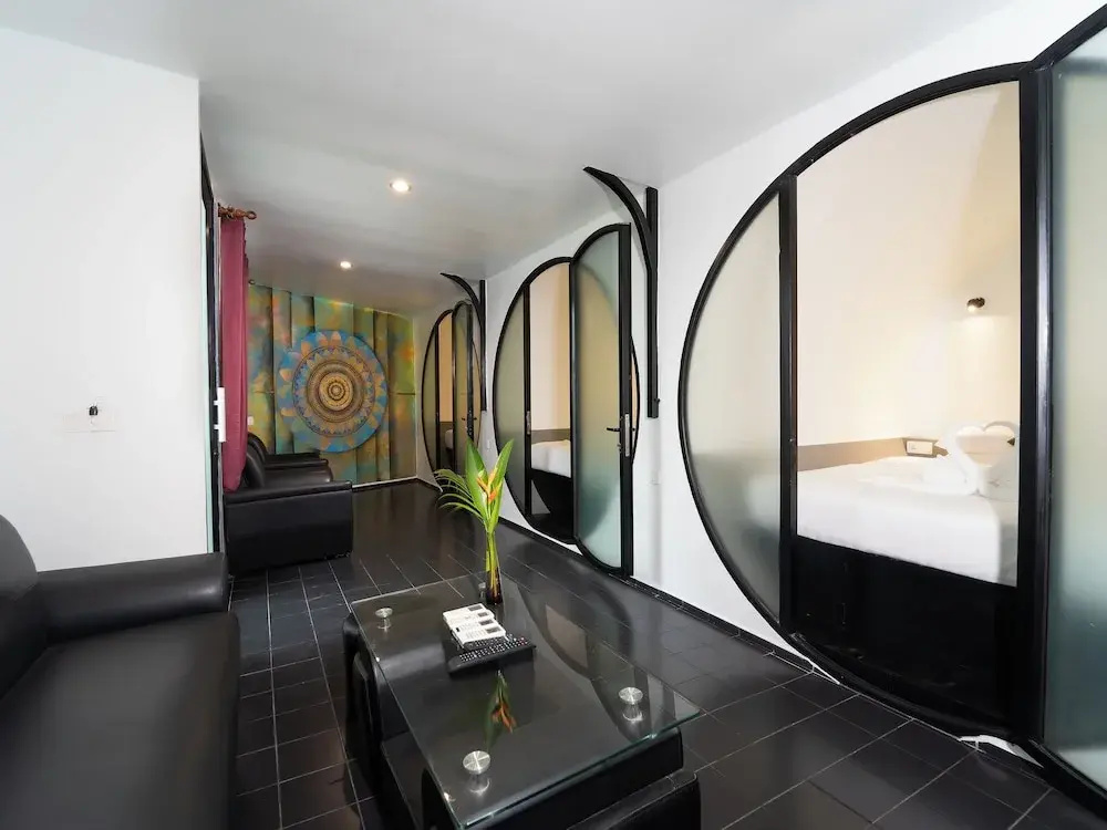 Photo - Tunnel Urban Retreat