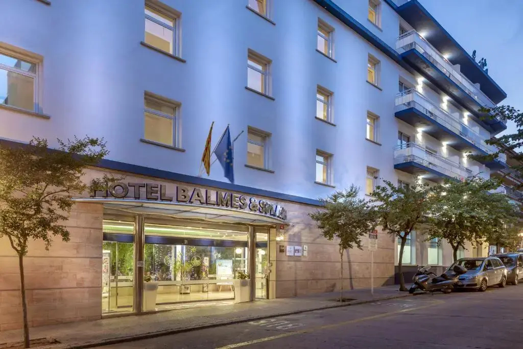 Foto - GHT Balmes, Hotel-Aparthotel&SPLASH