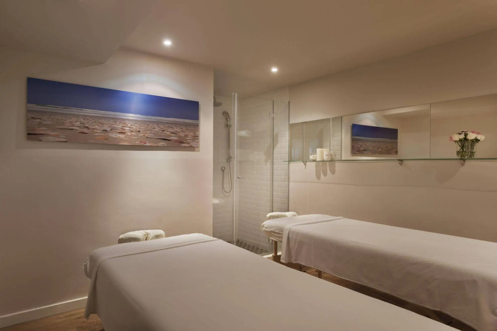 Photo - Jacob Shenkin Hotel