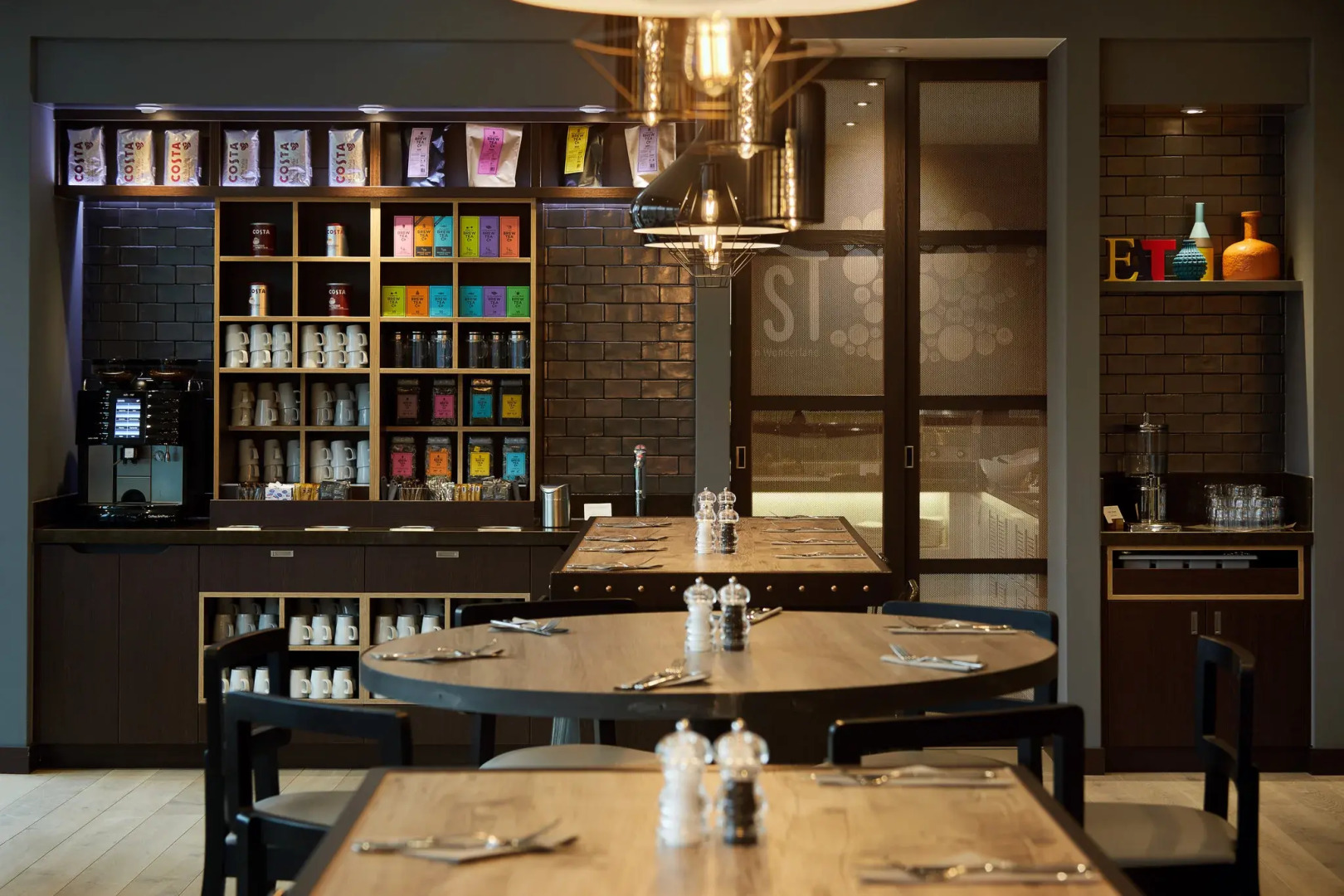 Photo - Premier Inn Hamburg City Centre