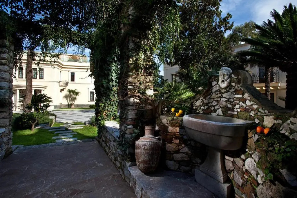 Photo - The Ashbee Hotel - The Leading Hotels of the World