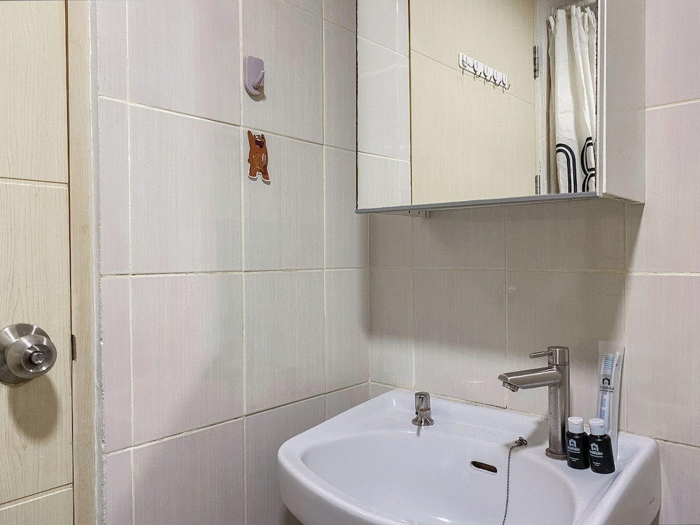 Best Deal And Homey Studio Apartment At Amethyst