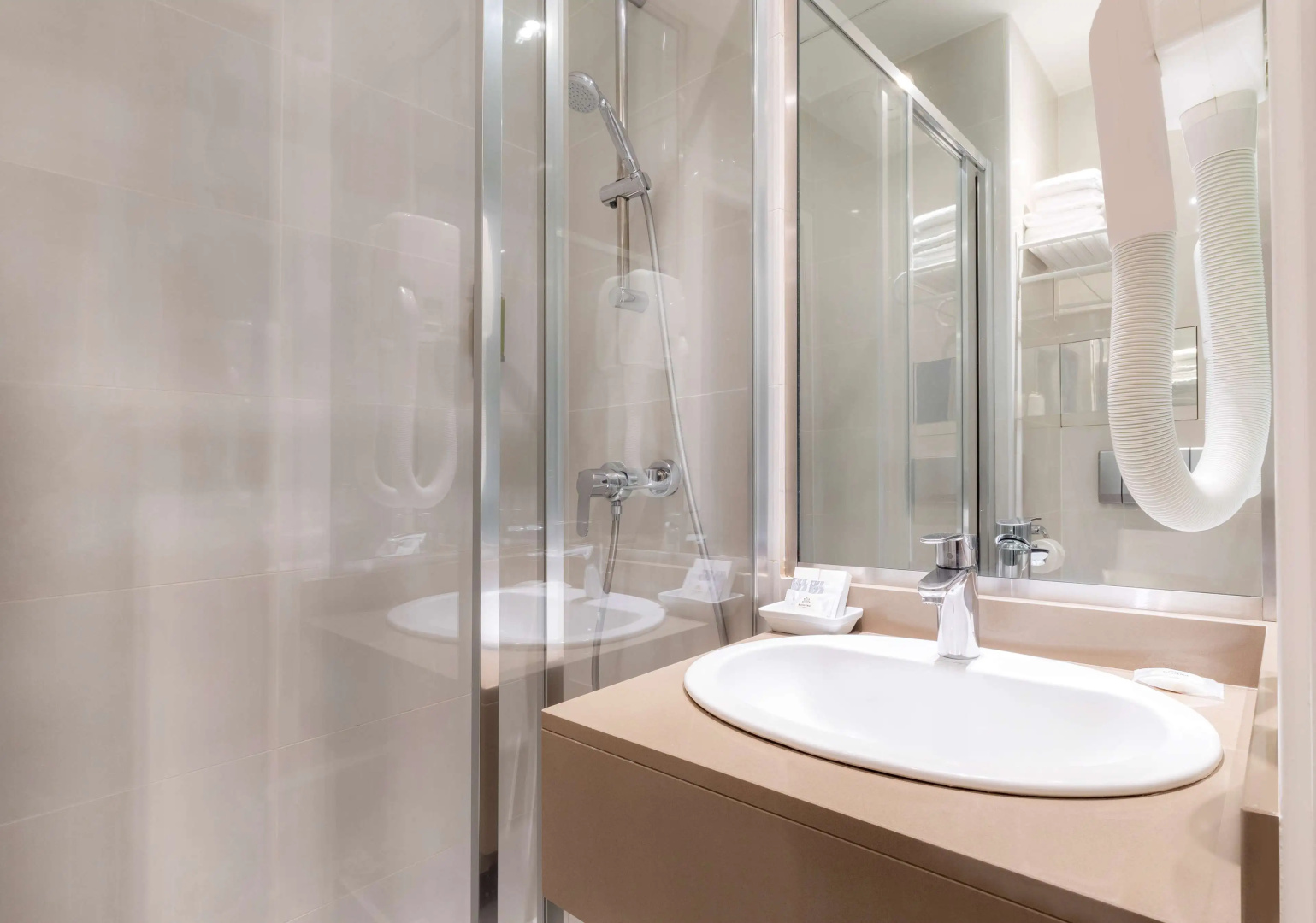 Foto - Hotel Elysees Ceramic