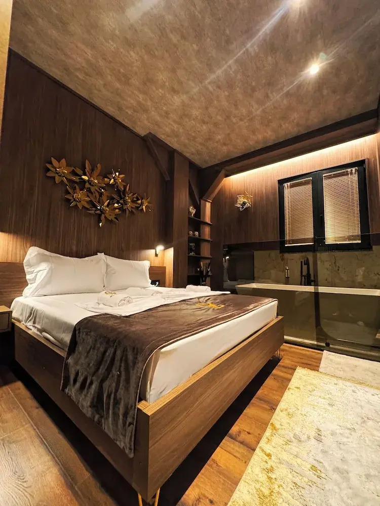 Photo - The HH Point