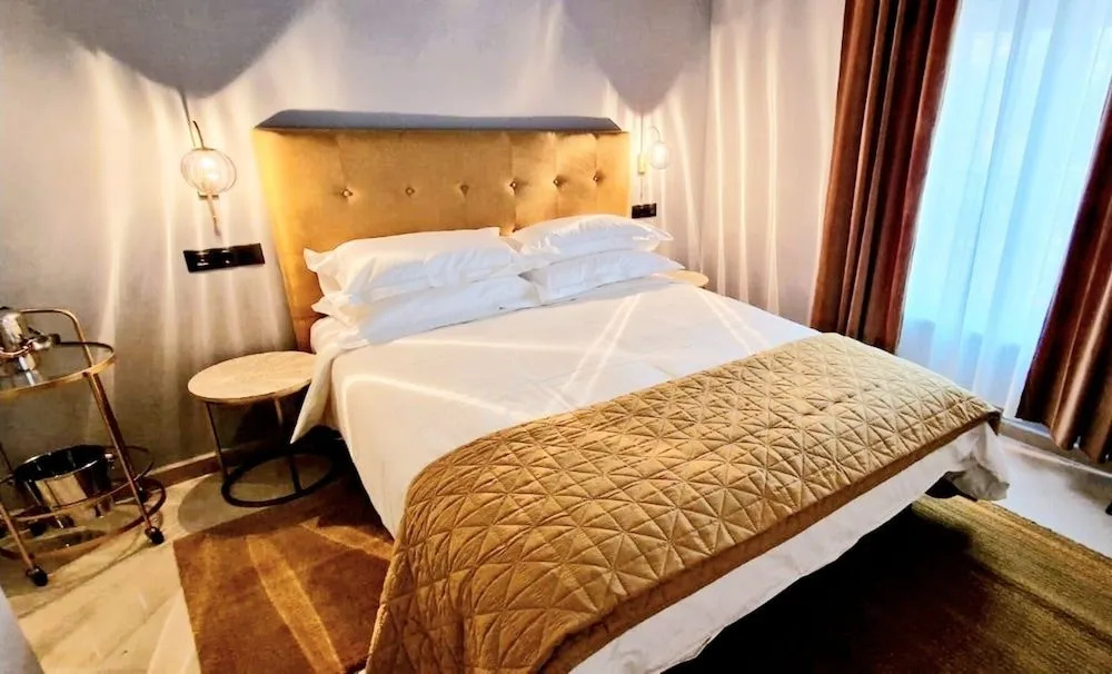 Photo - Boutique Suites