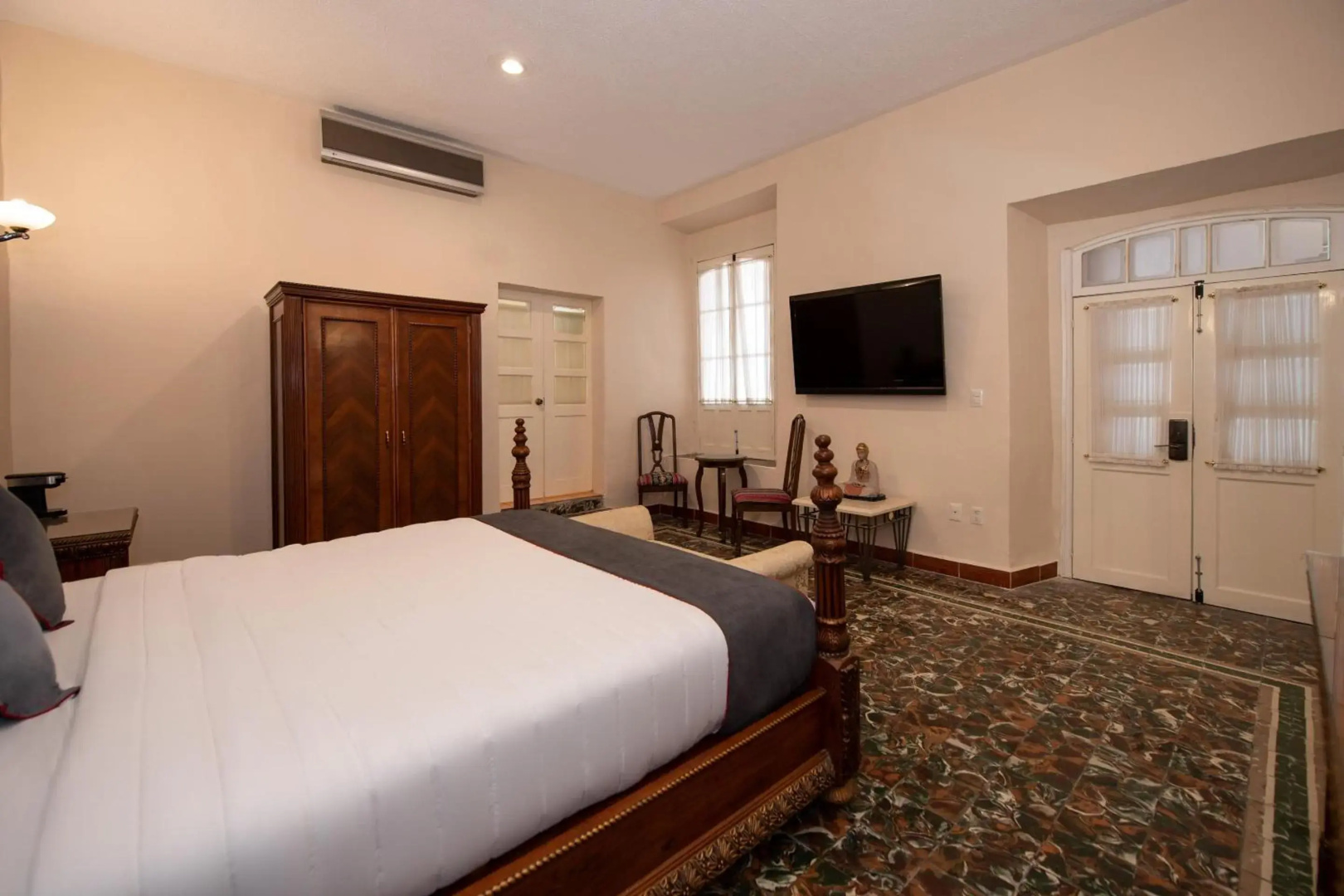 Photo - Hotel Senorial