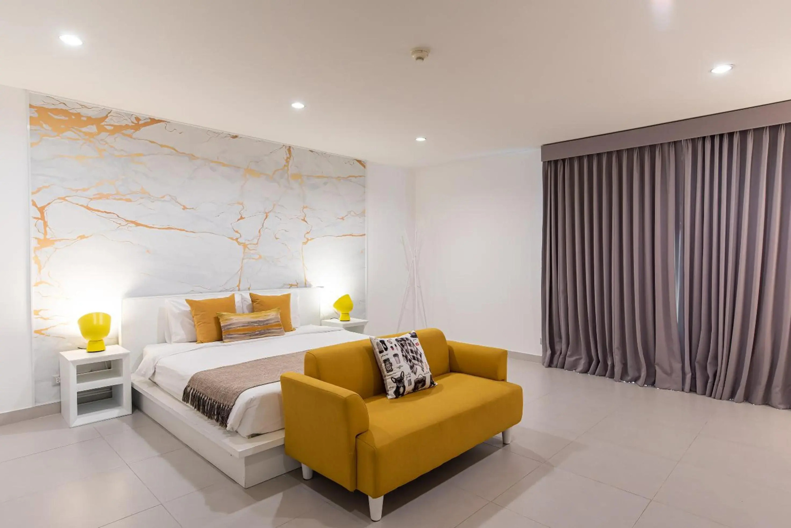 Photo - Benviar Tonson Residence
