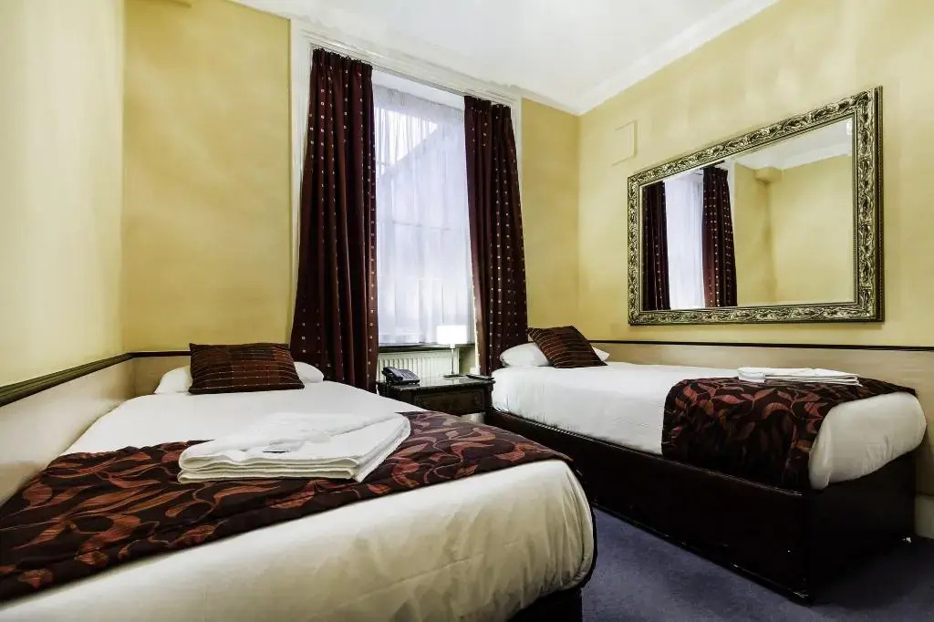 Photo - Tudor Court Hotel