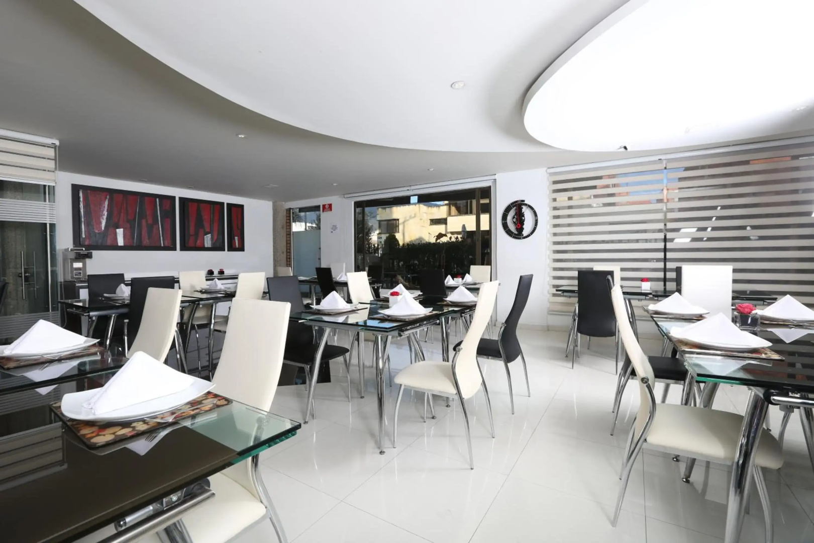 Photo - Hotel Suites 108