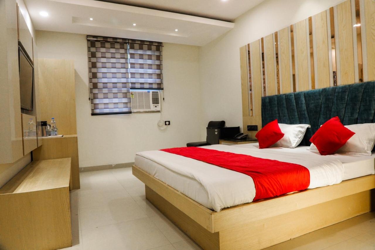 Photo - Hotel Vanson Villa, City Centre - With Free Airport & Train Station Pickup