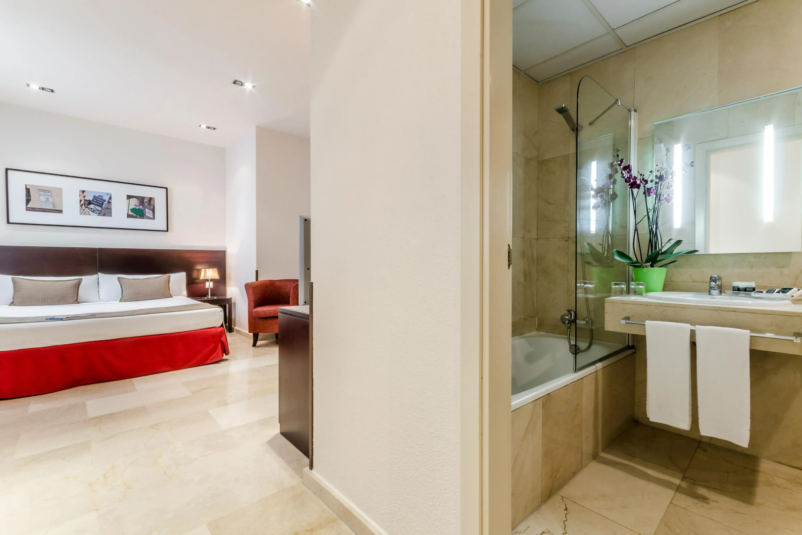 Photo - Hotel Exe Suites 33