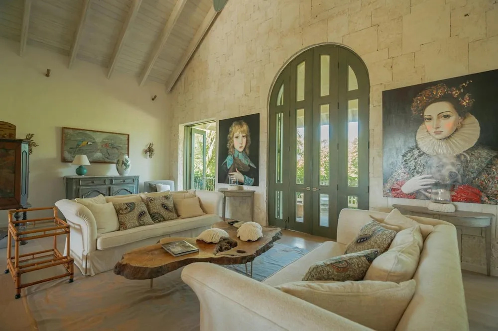 Foto - Unique Lake-front 10-bedroom Mansion in Most Luxurious Resort of the Caribbean
