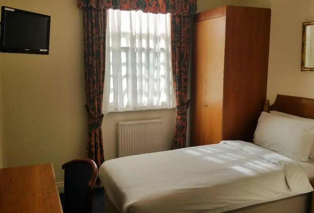 Photo - Mornington Victor Hotel London Belgravia