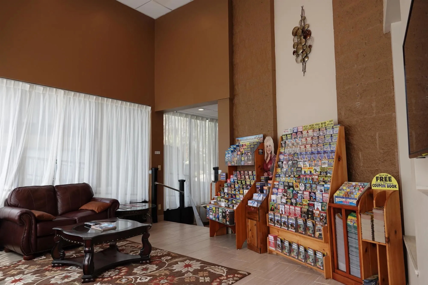 Photo - SureStay Plus Hotel by Best Western Gatlinburg