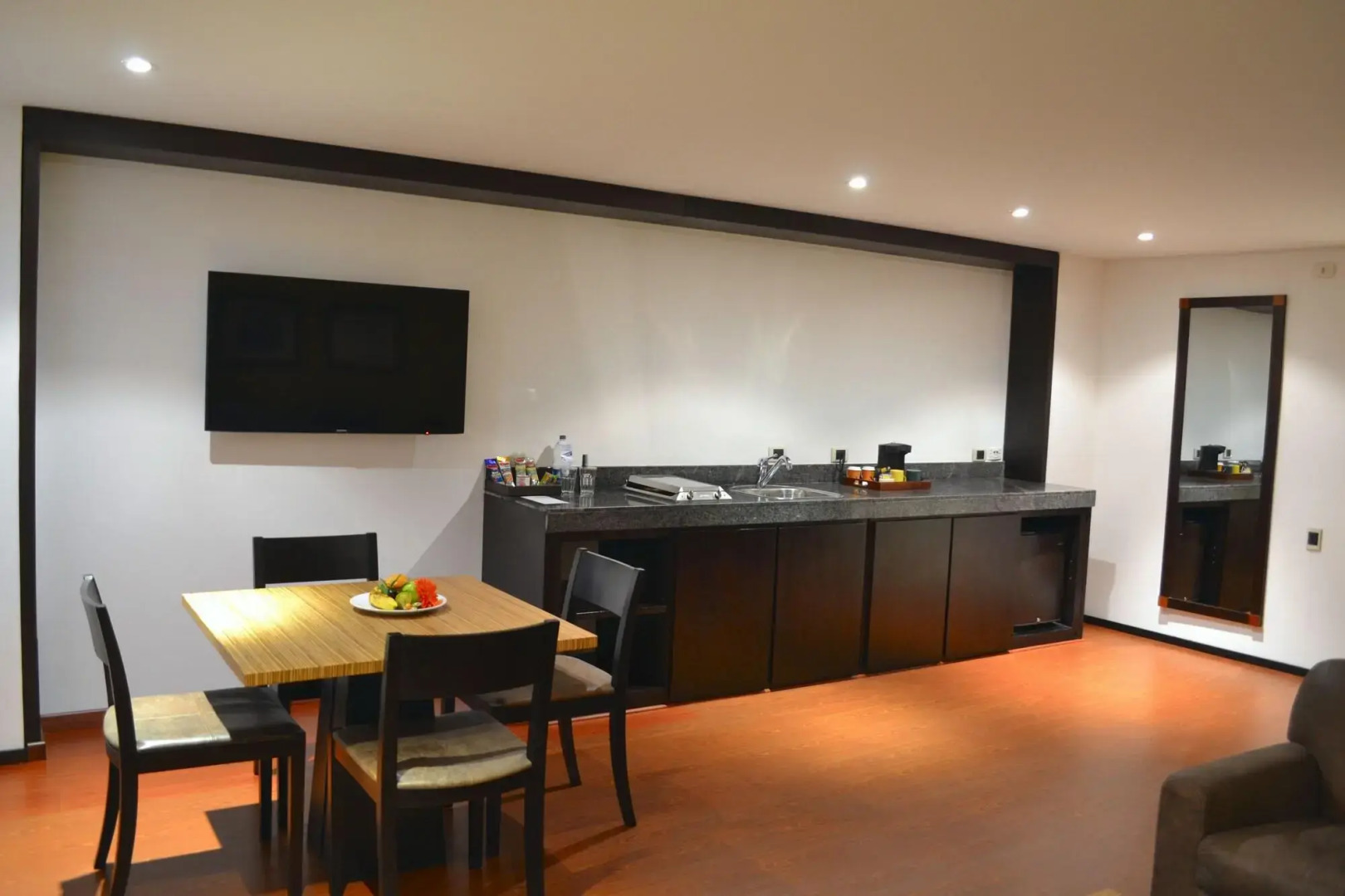 Photo - Hotel Madisson Inn Luxury By GEH Suites