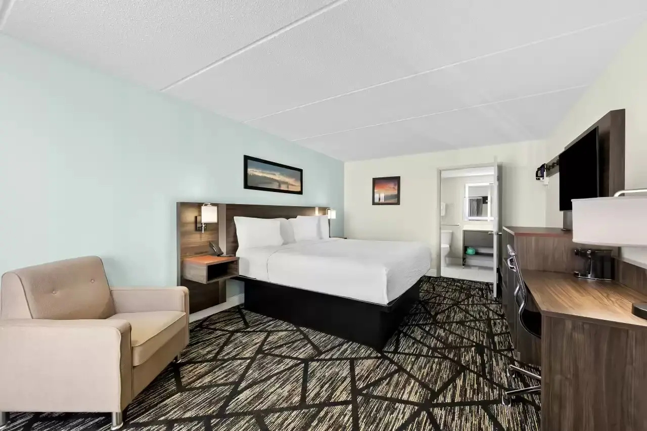Photo - Clarion Inn & Suites near the Leconte Center Pigeon Forge