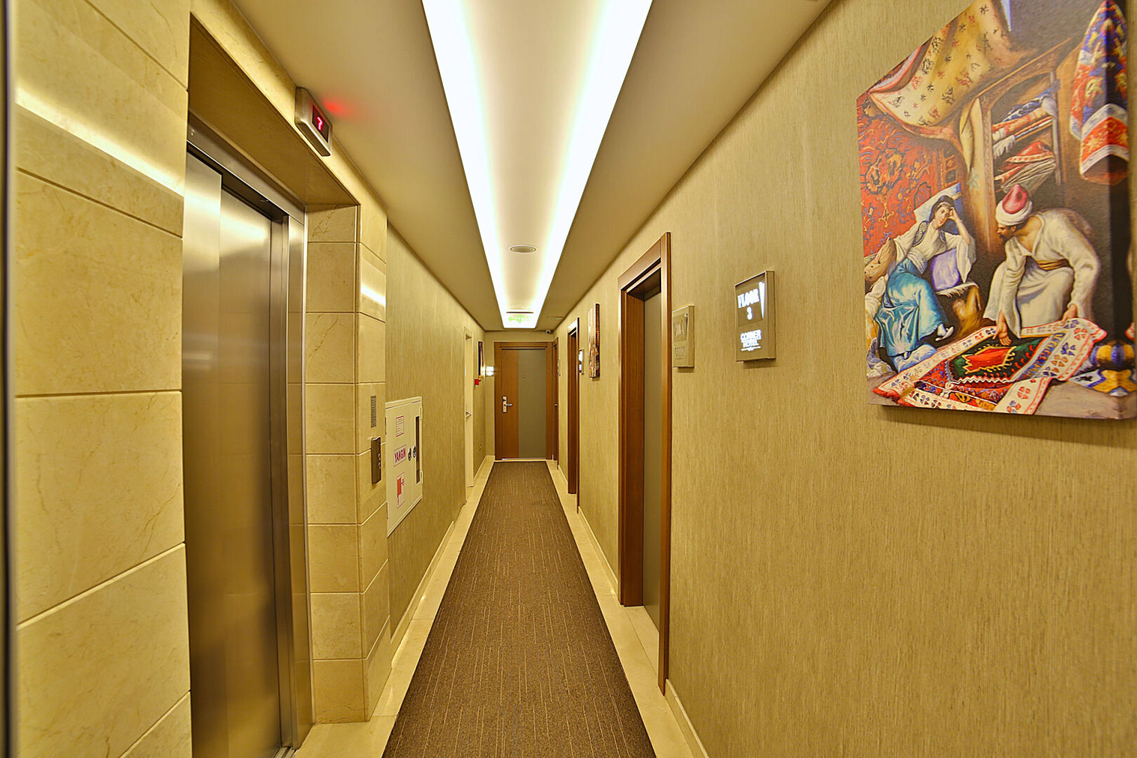 Photo - Corner Hotel Laleli