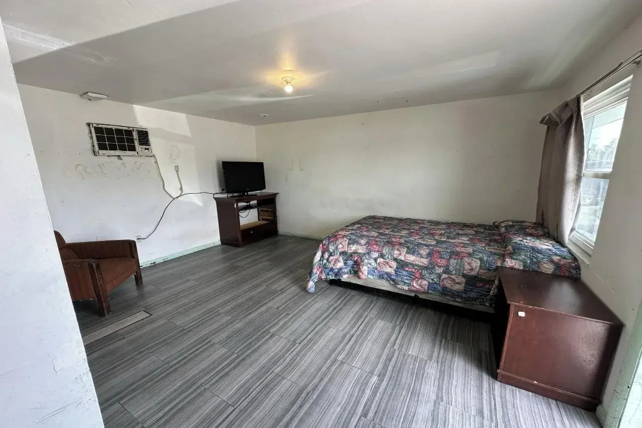 Foto - Base Motel By OYO South Tampa