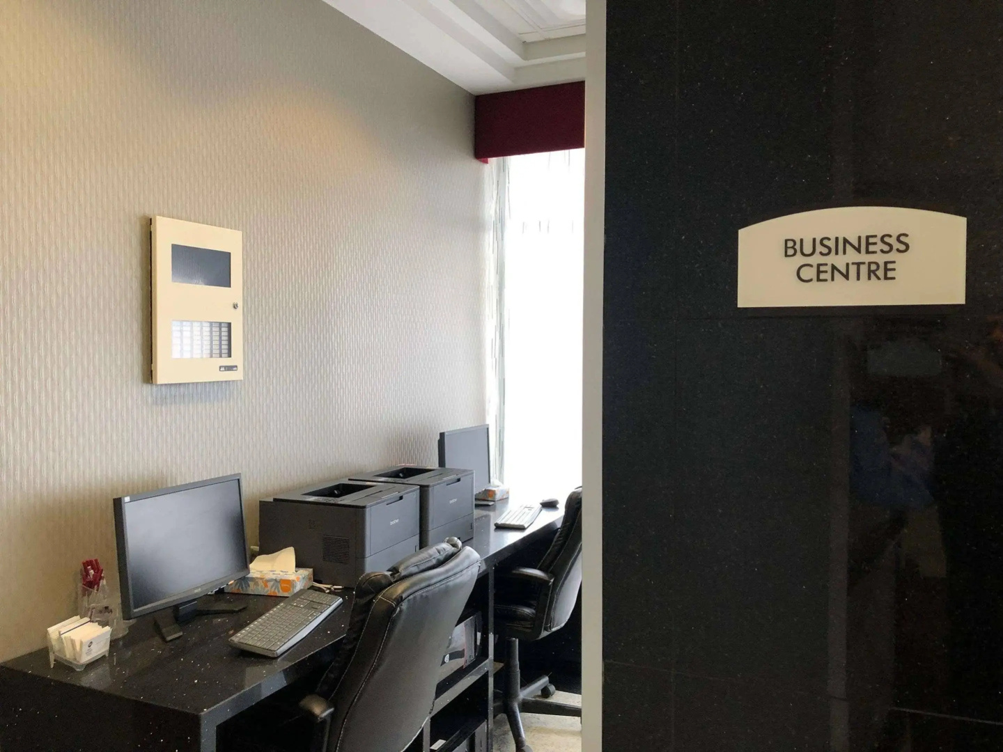 Photo - Best Western Plus Travel Hotel Toronto Airport