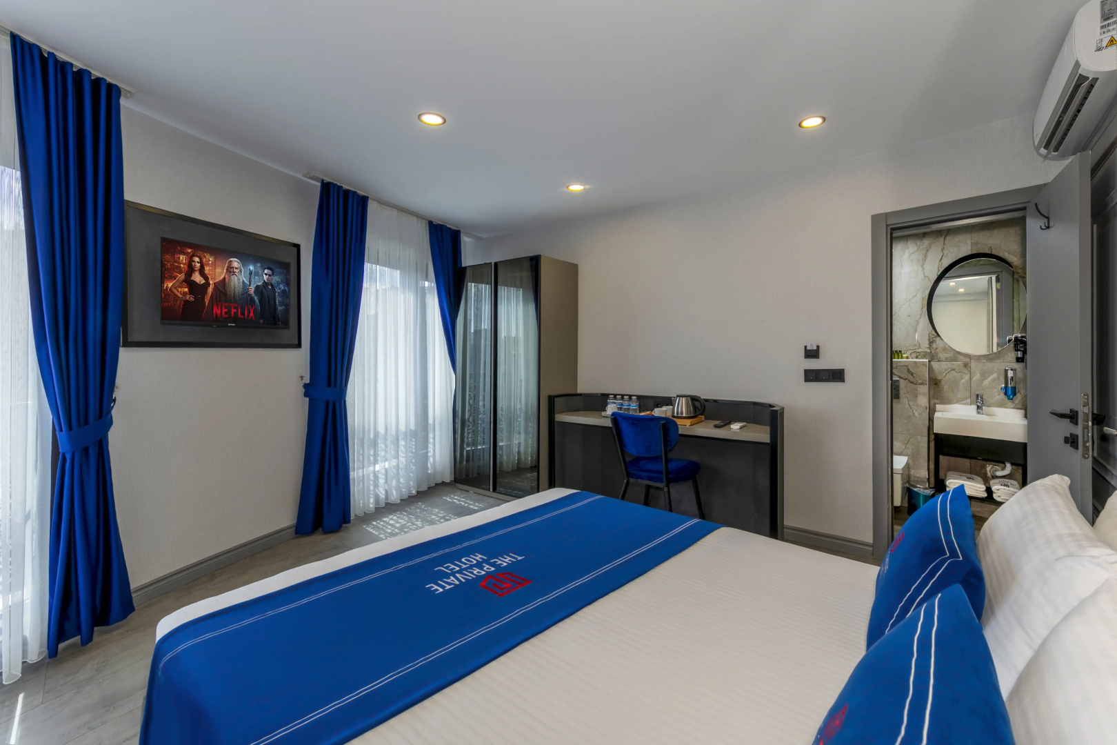 Photo - The Private Airport Hotel