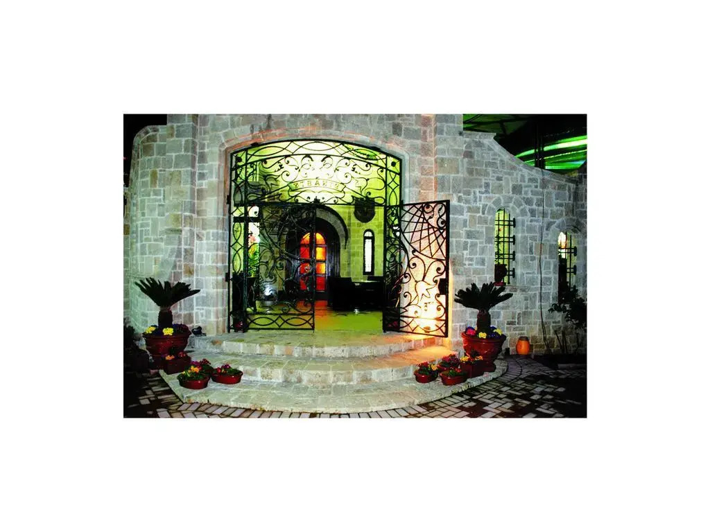 Photo - Dinasty Hotel