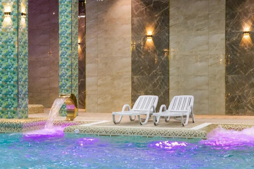 Photo - Karvon Plaza Hotel