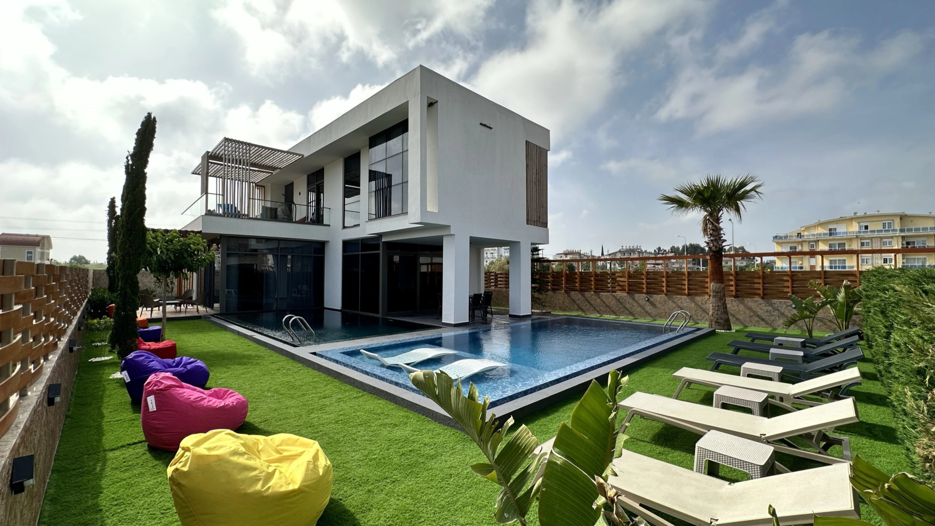 Foto - DrVilla Suits