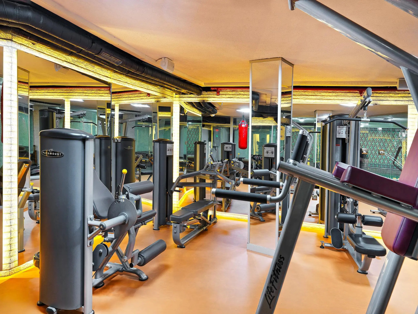 Photo - White Monarch Hotel