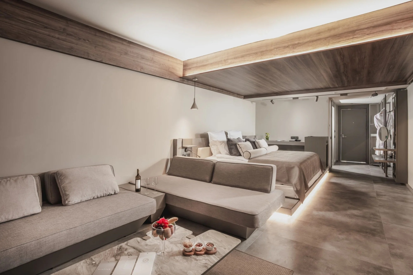 Photo - Paloma Finesse Side