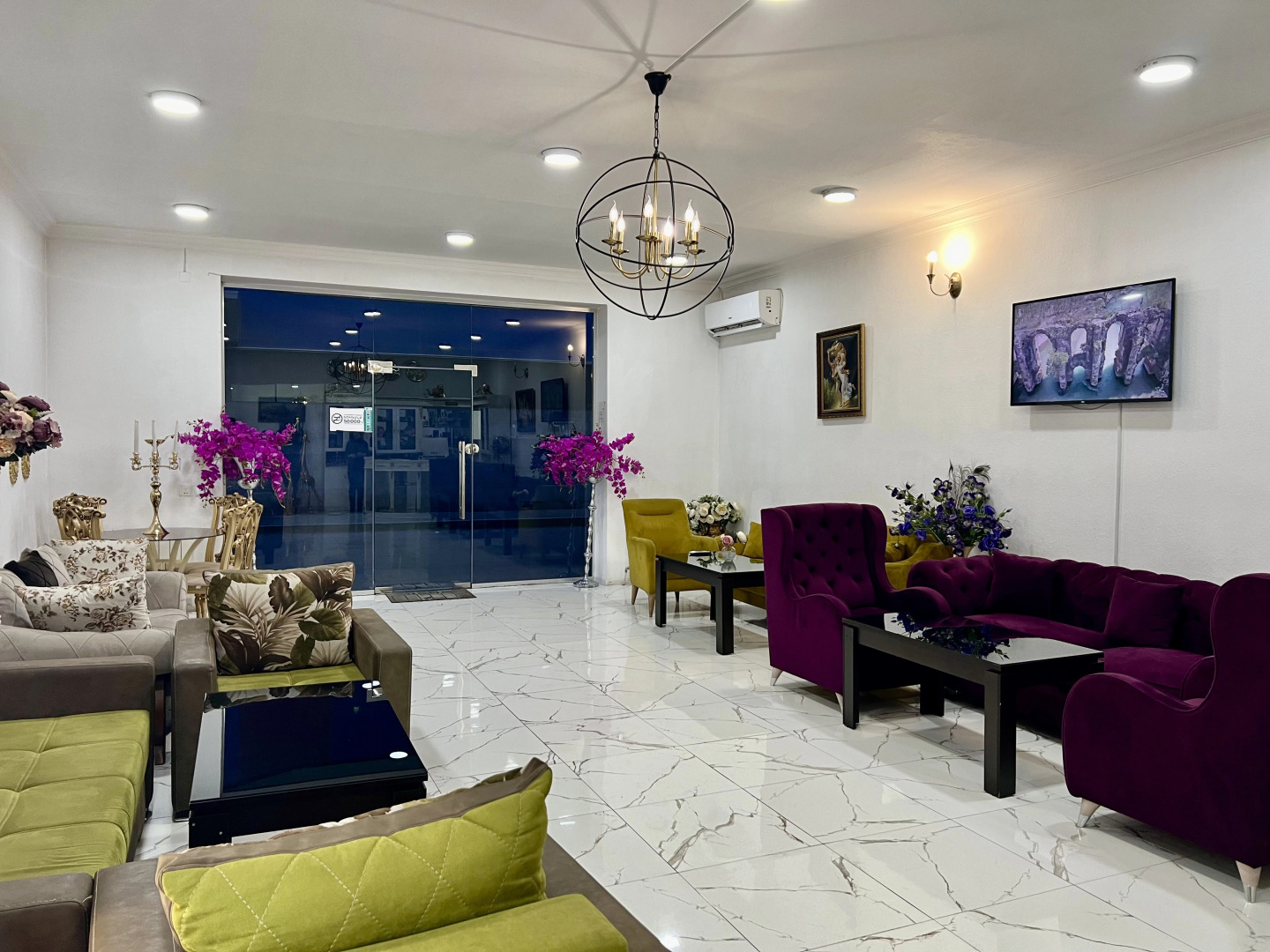 Photo - Family Hotel