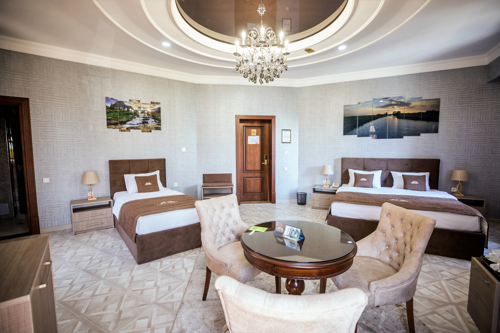 Photo - Leader Hotel