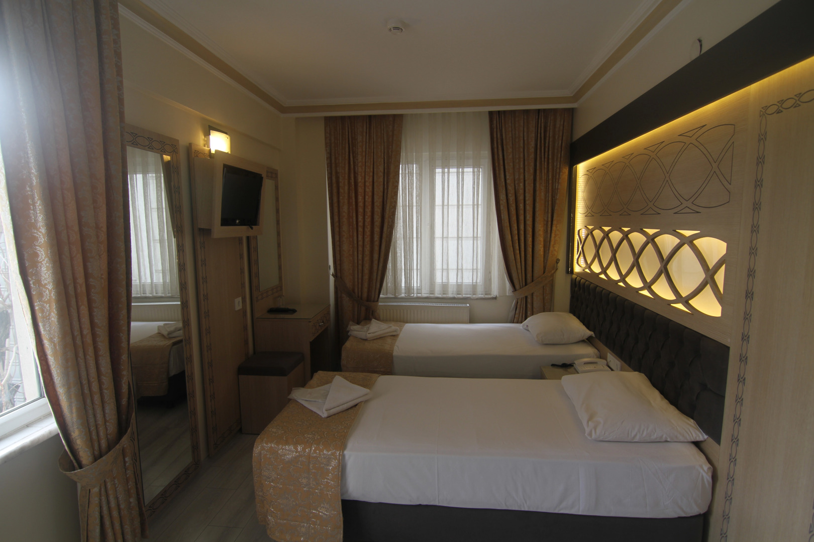 Photo - Grand Liza Hotel