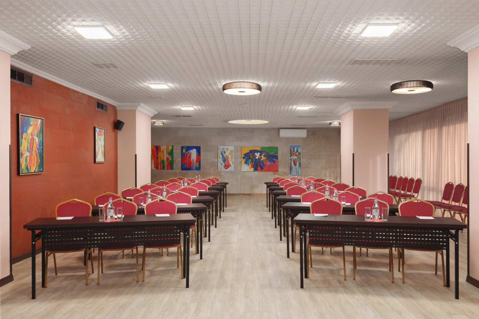 Photo - Ani Plaza Hotel
