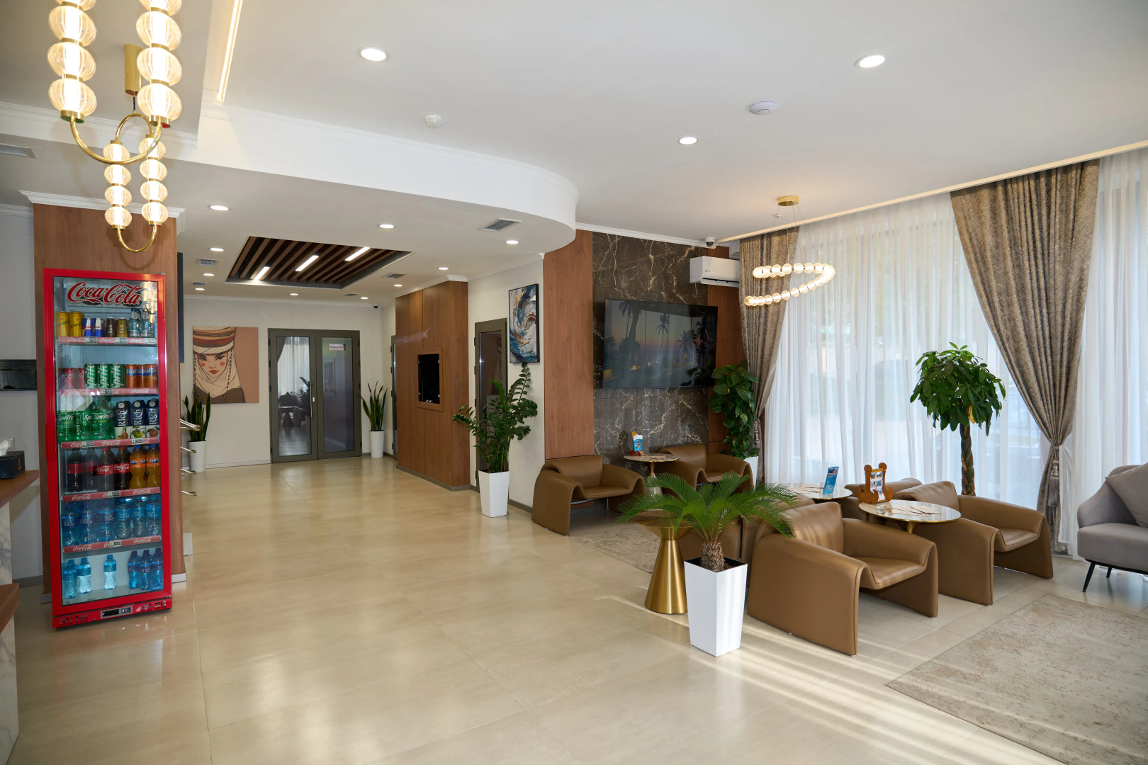 Photo - Crown Hotel