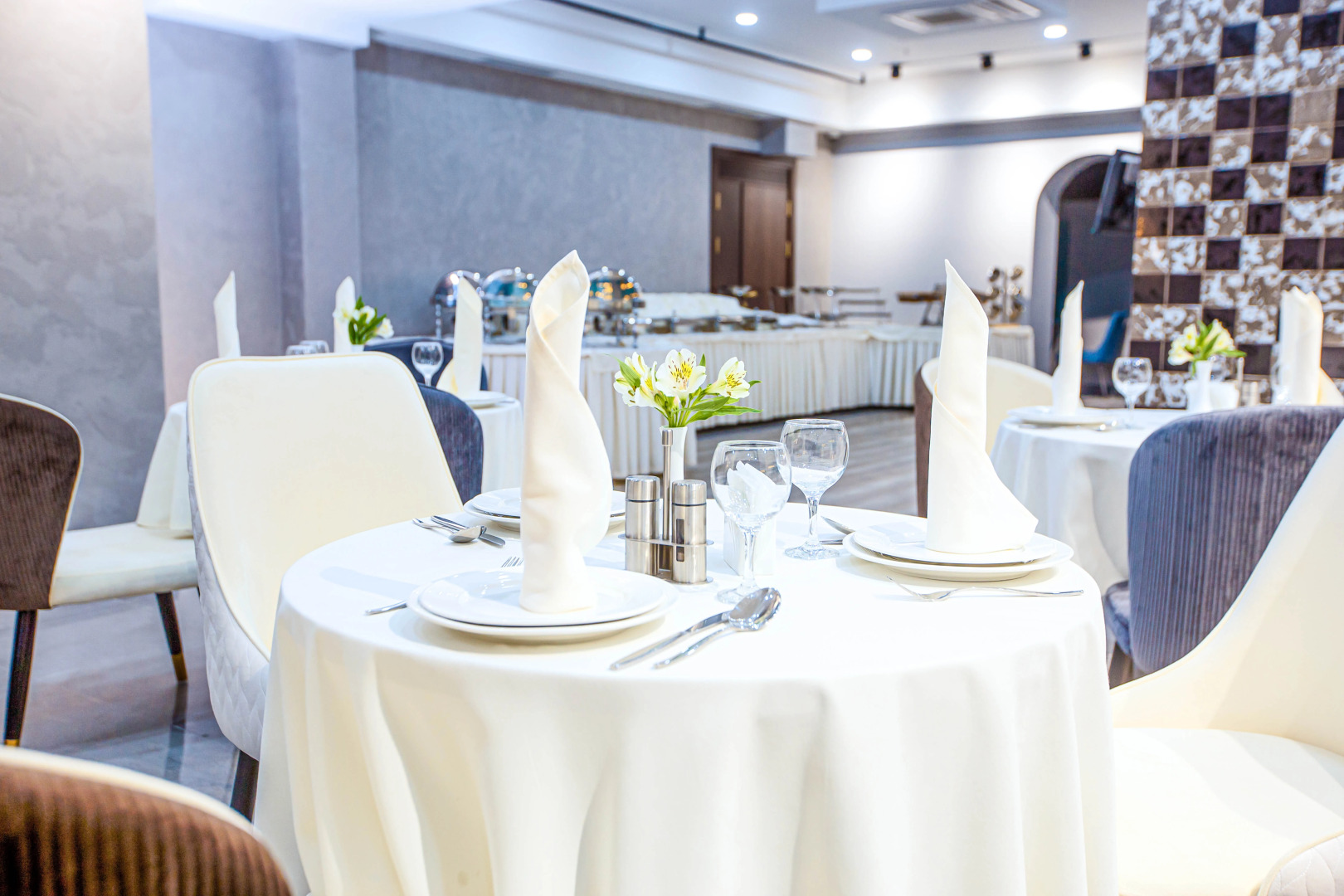 Photo - Krokus Plaza