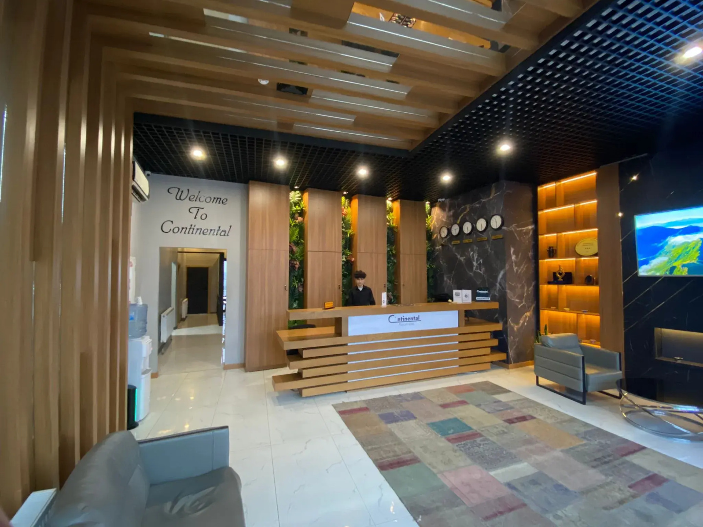 Photo - Continental Airport Hotel