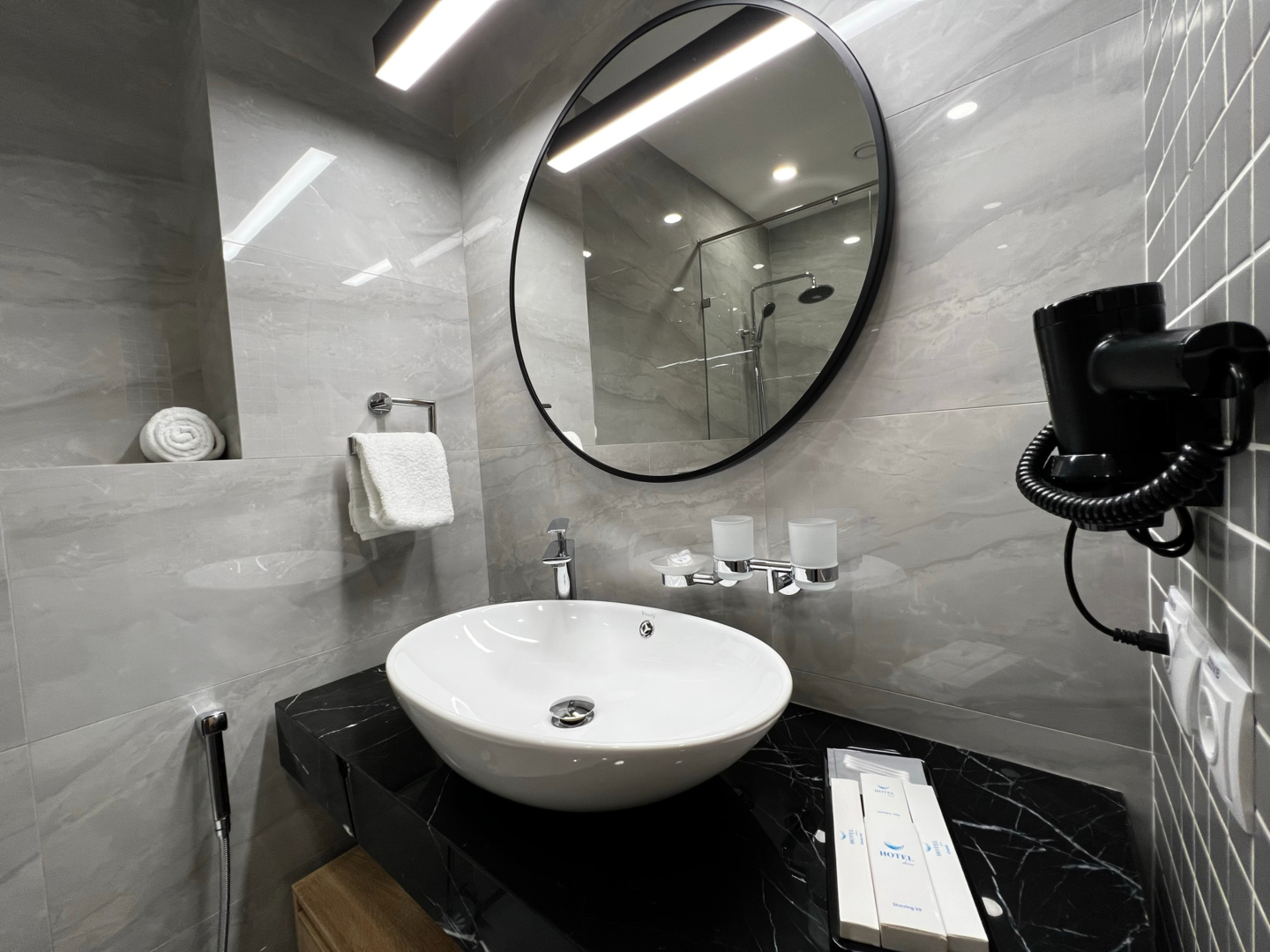 Photo - King Plaza Hotel