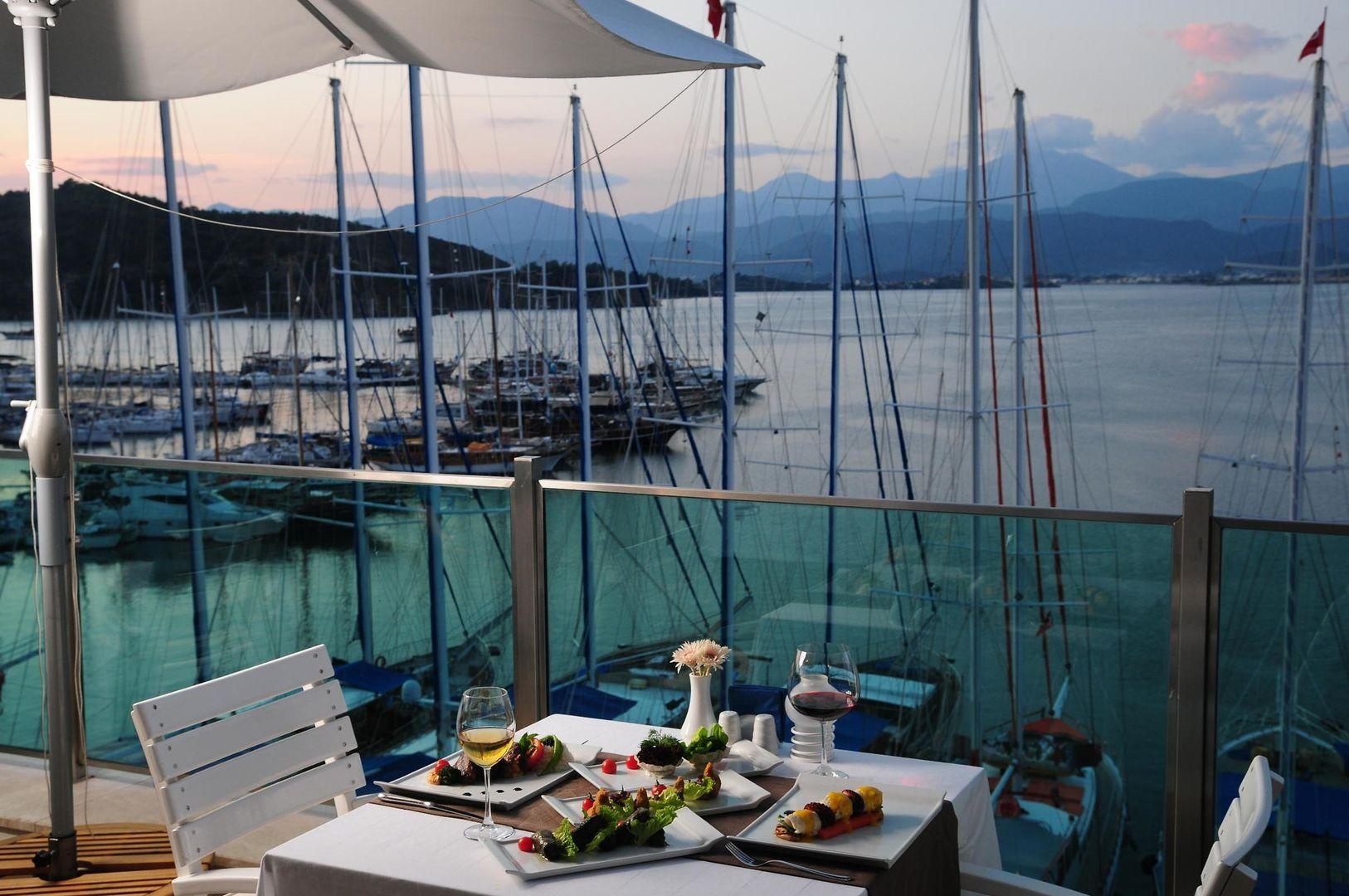 Photo - Alesta Yacht Hotel