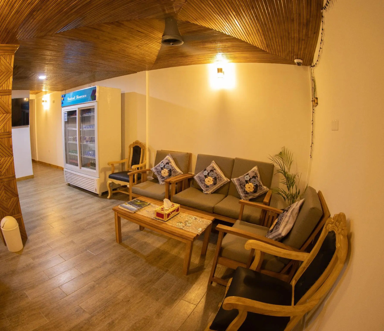 Foto - PERLA Dhangethi