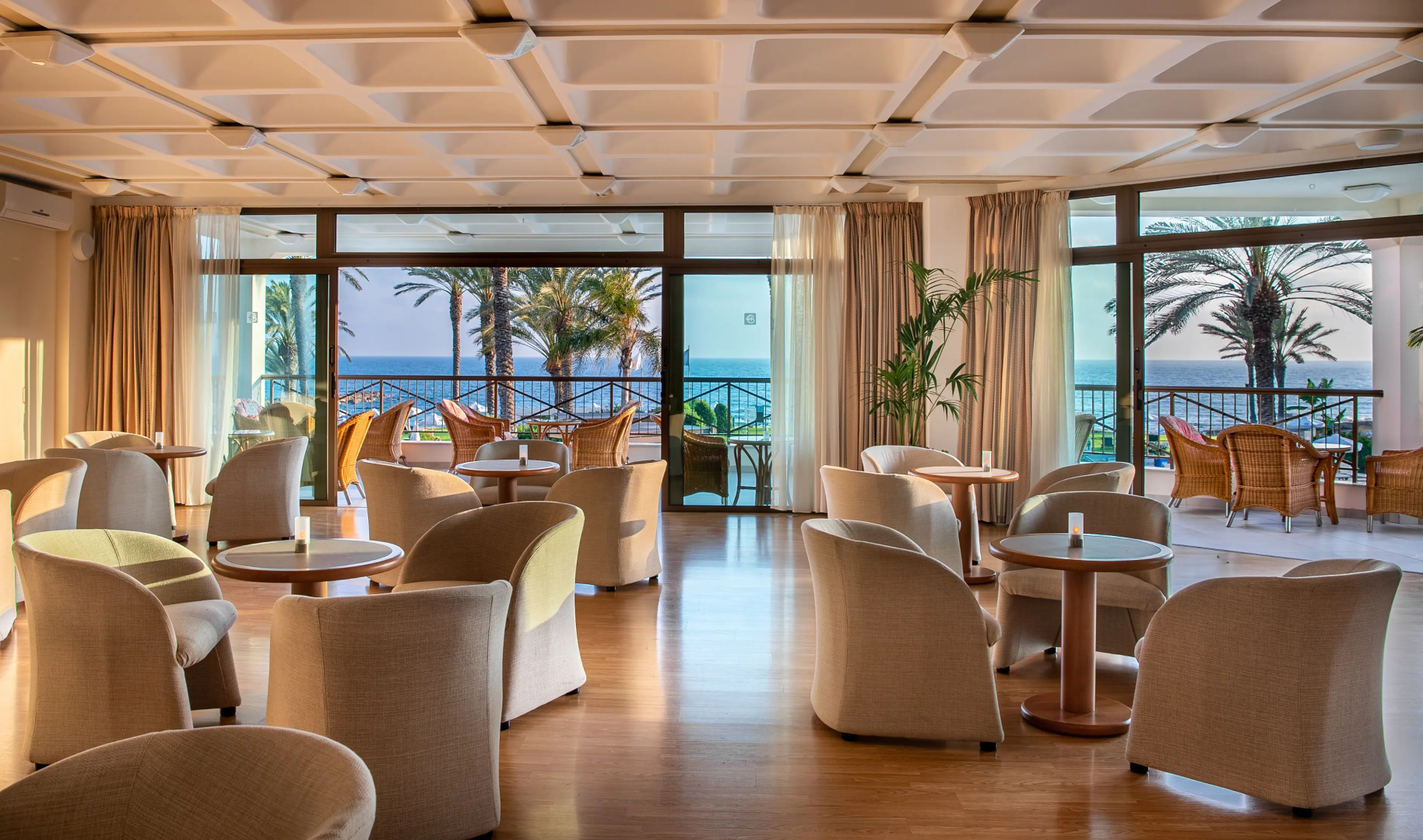 Foto - Constantinou Bros Athena Royal Beach Hotel