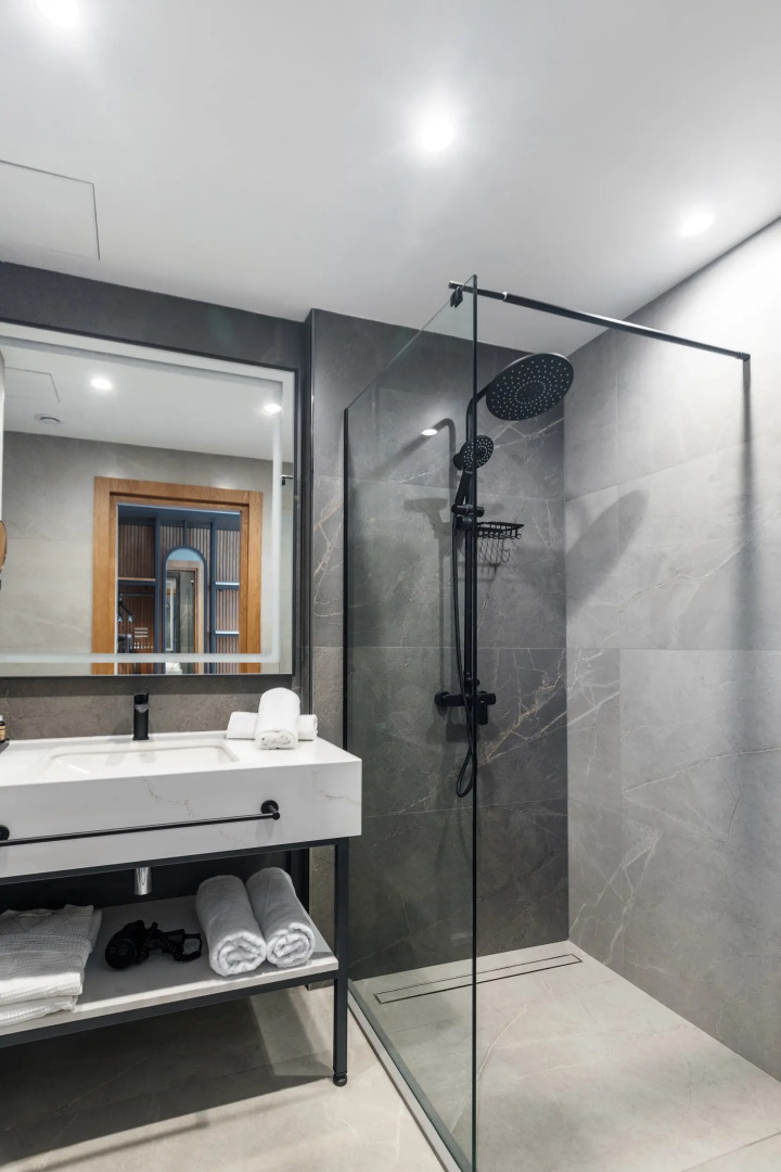 Photo - Piazza Epigraph