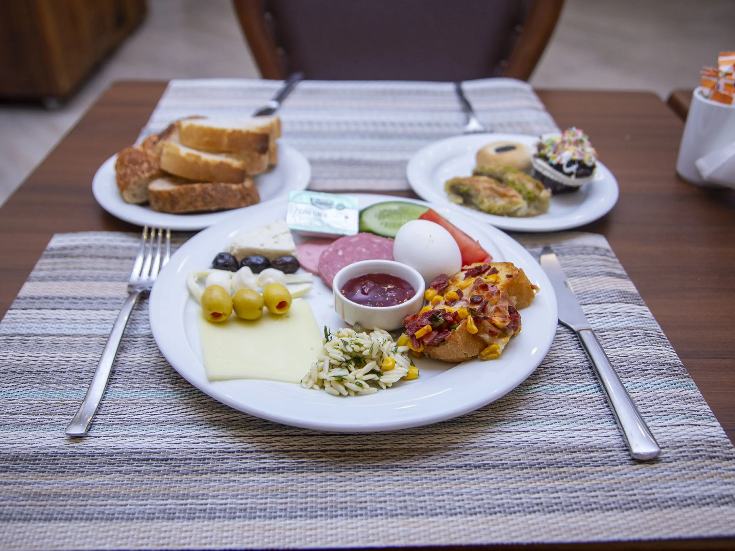 Photo - HHK Hotel Downtown Hotel