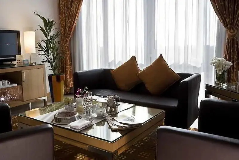 Photo - Four Points by Sheraton Bur Dubai