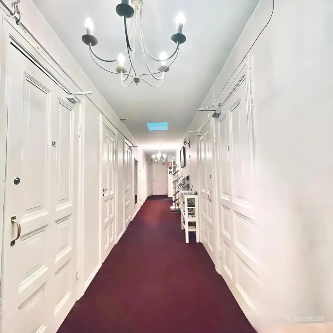 Photo - Senate Hotel