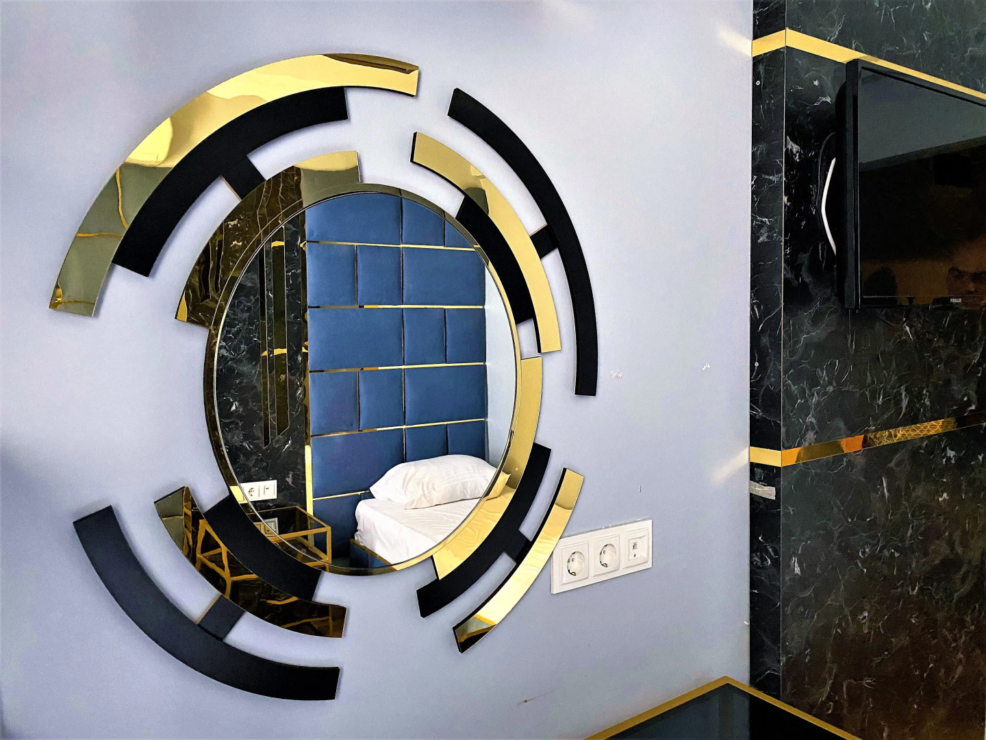 Photo - Orange Airport Hotel