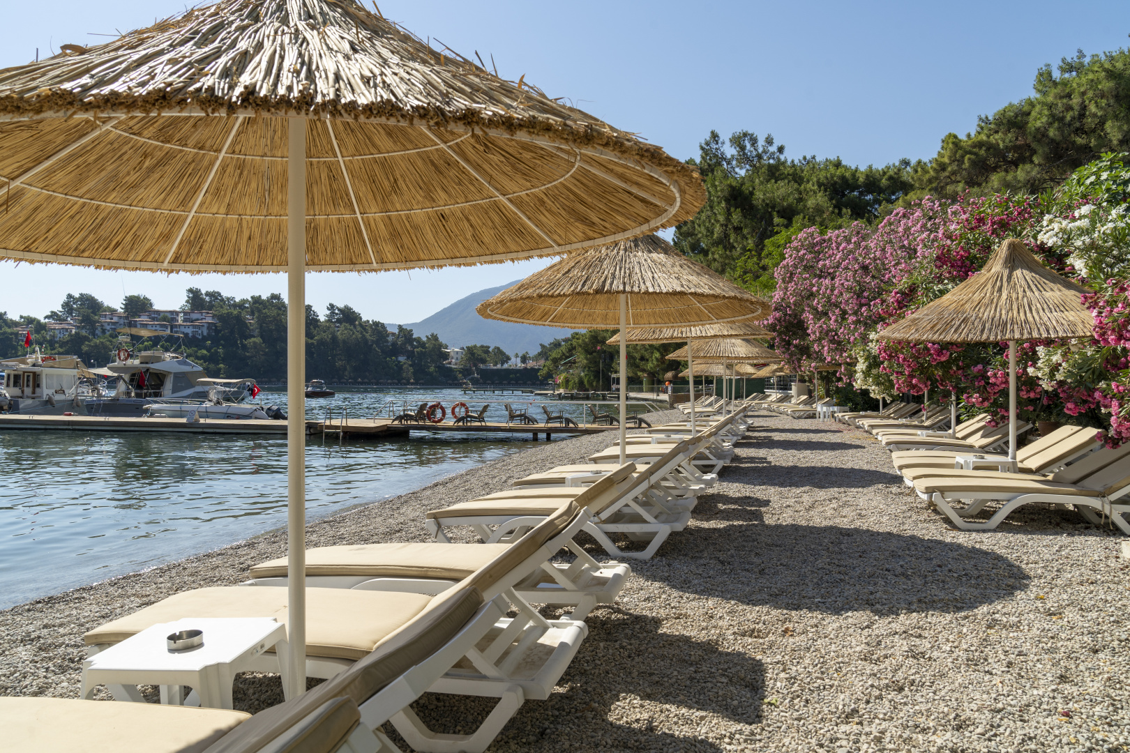 Photo - Alesta Yacht Hotel