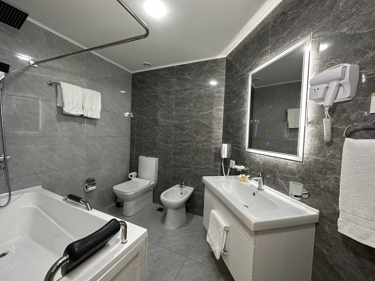 Photo - Garnet Hotel Tashkent