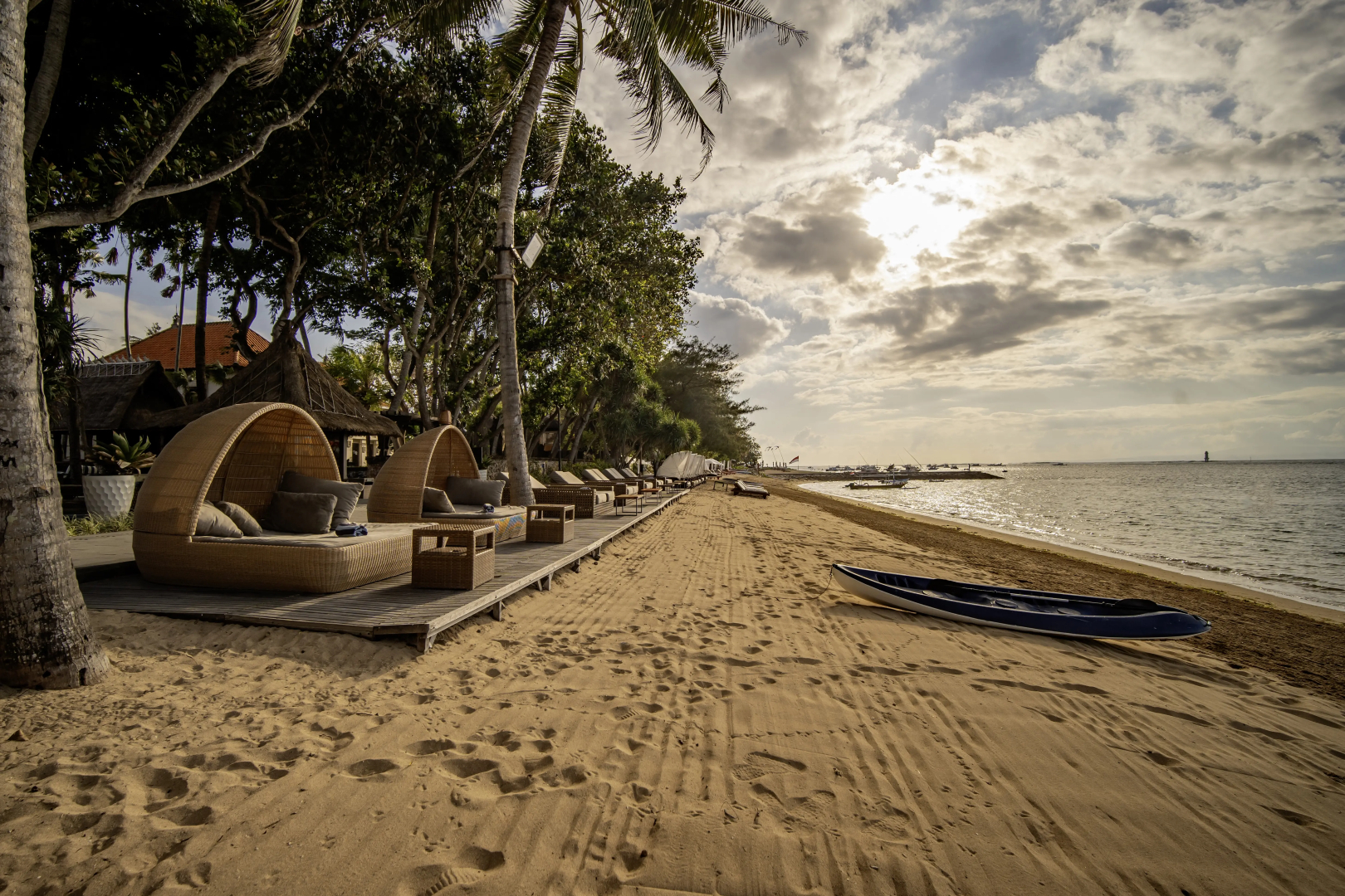Foto - Puri Santrian Beach Resort And Spa