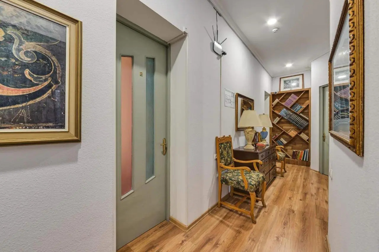 Photo - House 52 Boutique Hotel