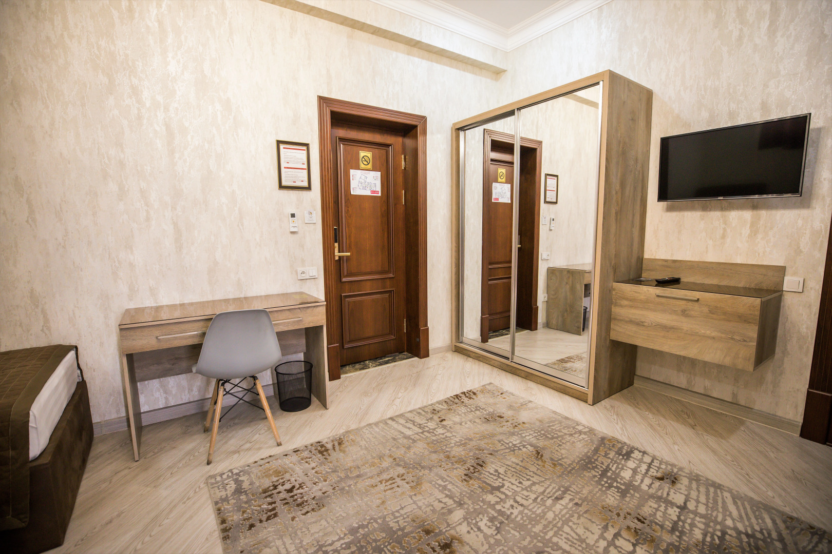 Photo - Leader Hotel